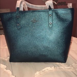 Coach tote purse and matching wristlet